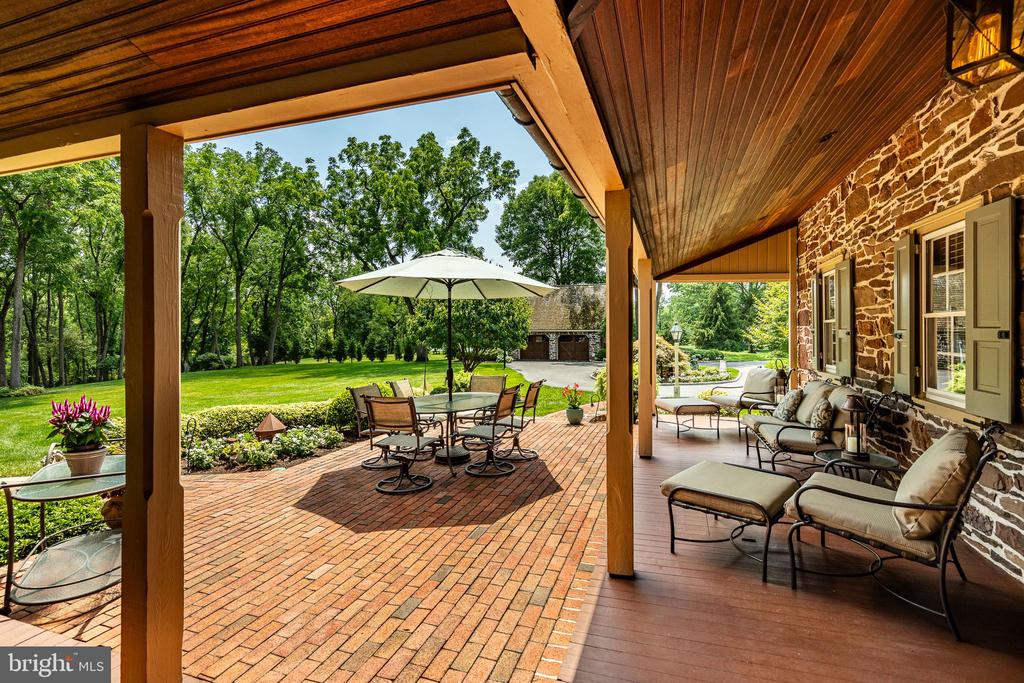 601 W PROSPECT (GWYNWOOD FARM) AVENUE