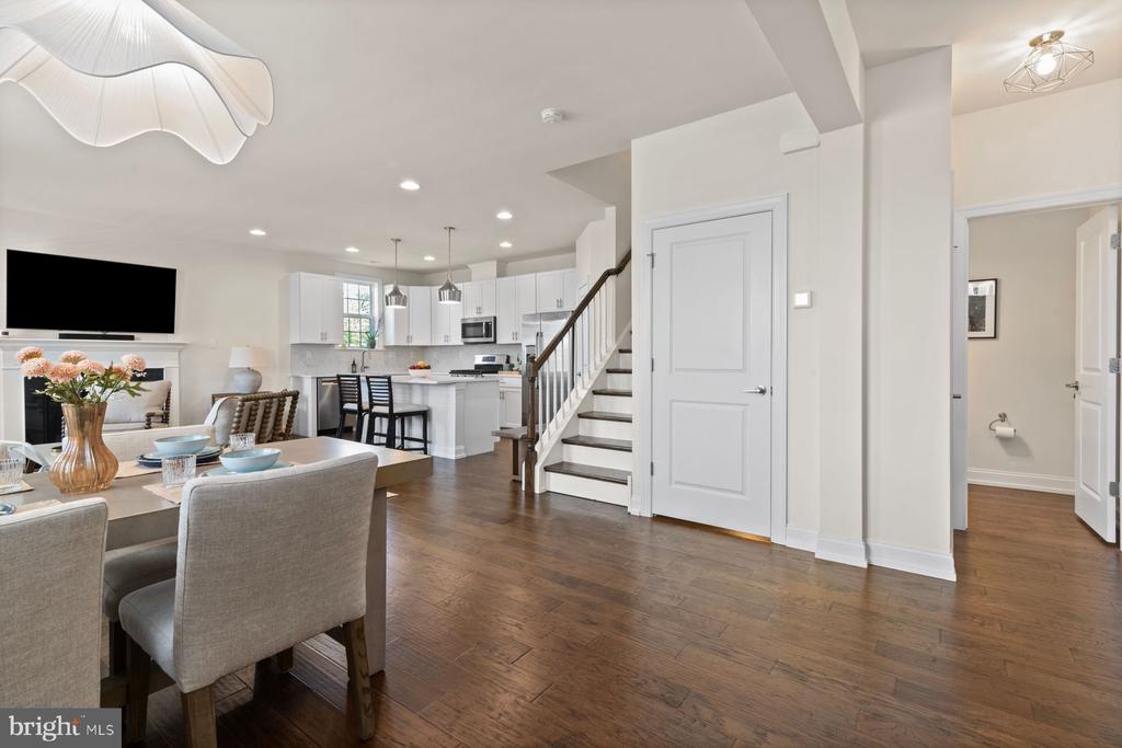 539 Berkley Pl
