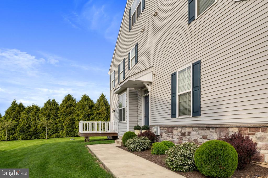 539 Berkley Pl