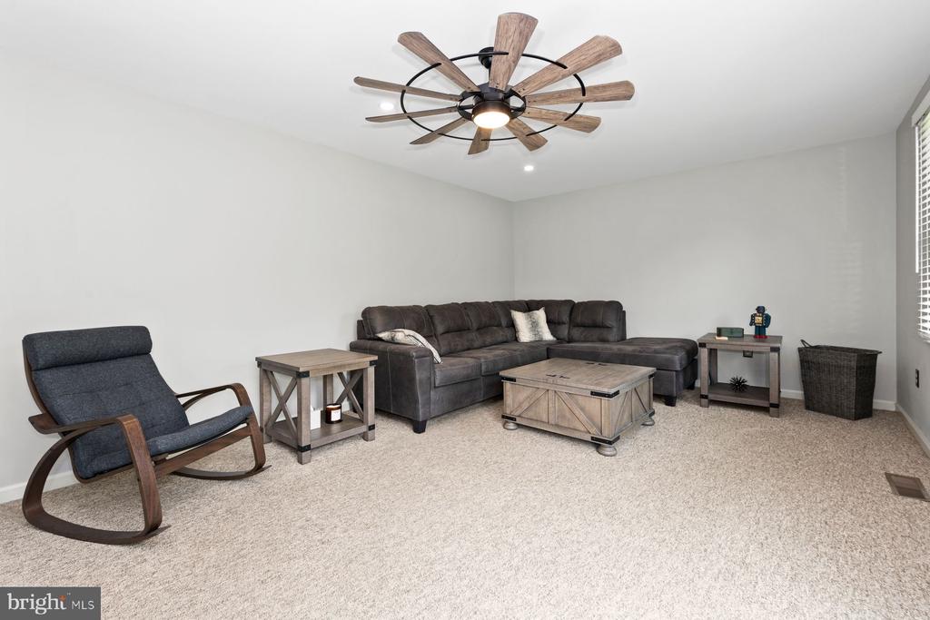 794 Hunter Dr