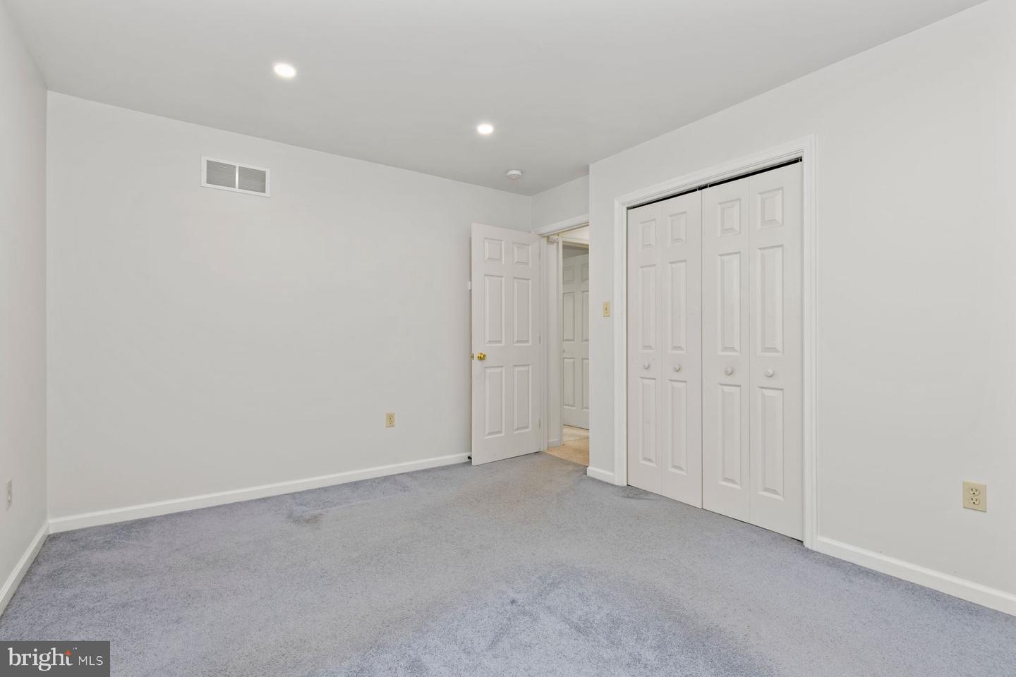 794 Hunter Dr