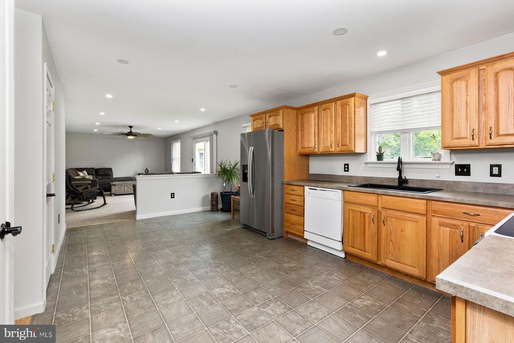 794 Hunter Dr