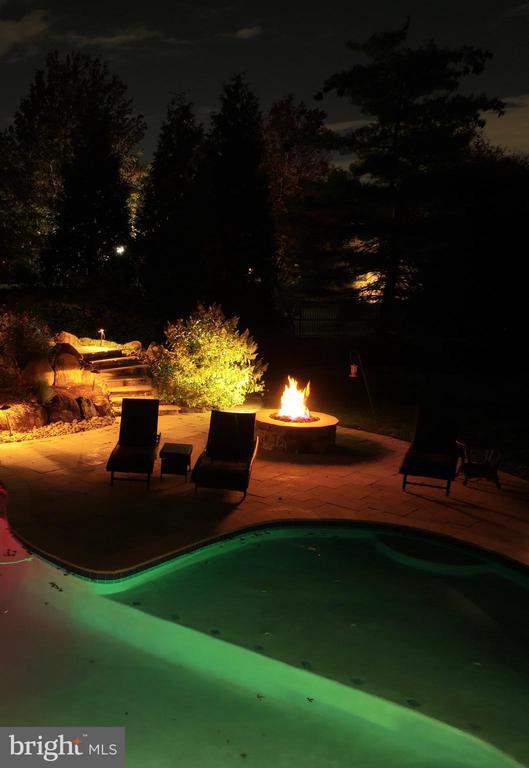 205 AMOUR CIRCLE