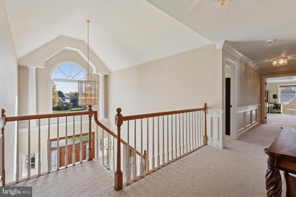 205 AMOUR CIRCLE