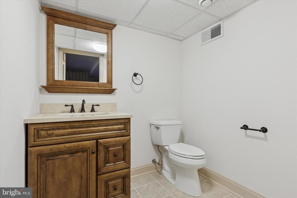 205 AMOUR CIRCLE