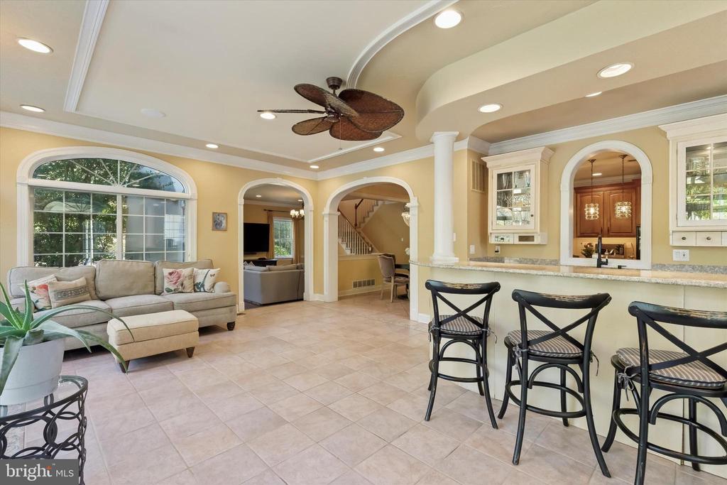 205 AMOUR CIRCLE