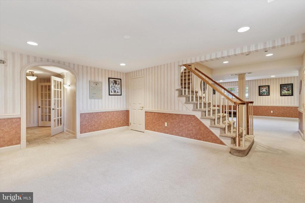 205 AMOUR CIRCLE