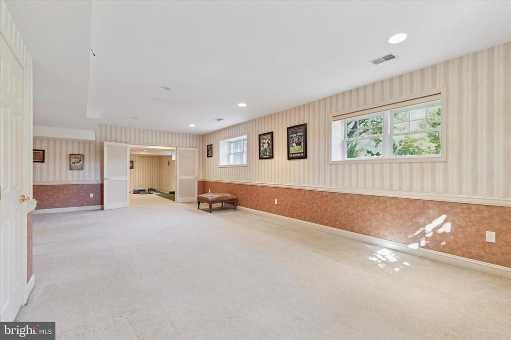 205 AMOUR CIRCLE