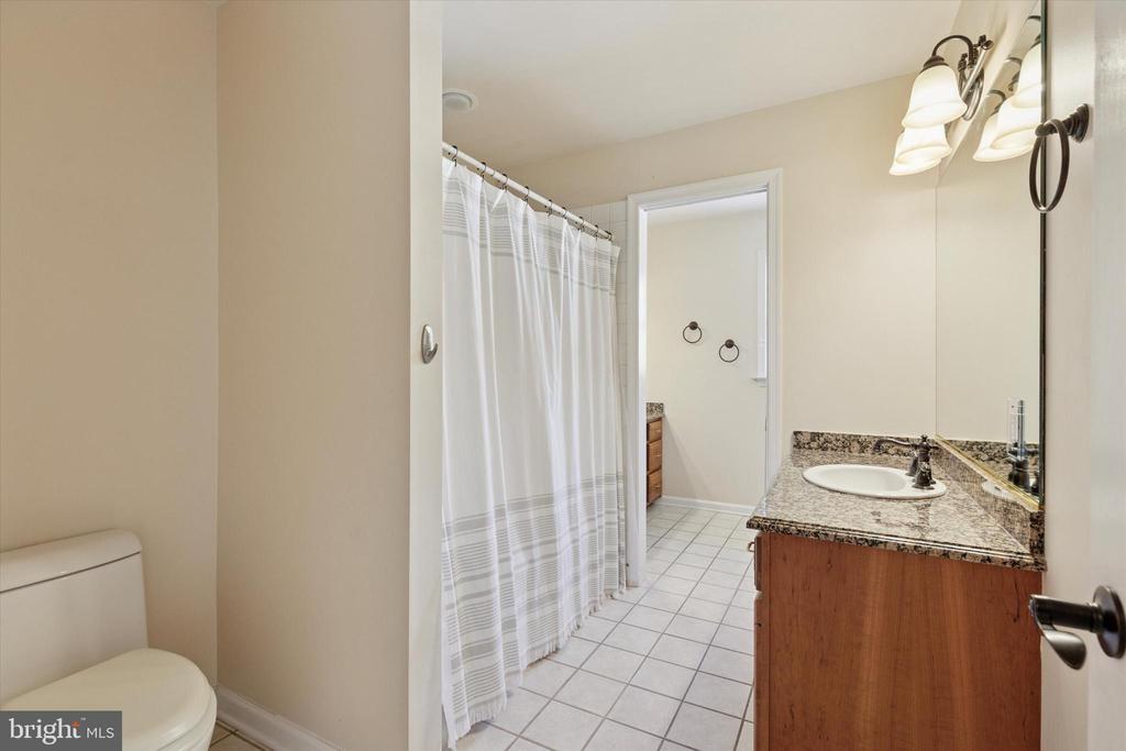 205 AMOUR CIRCLE