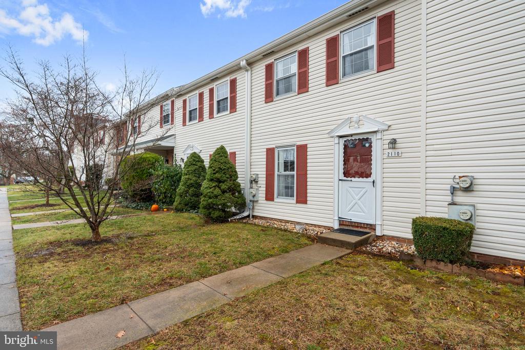 2110 MARSHALL COURT