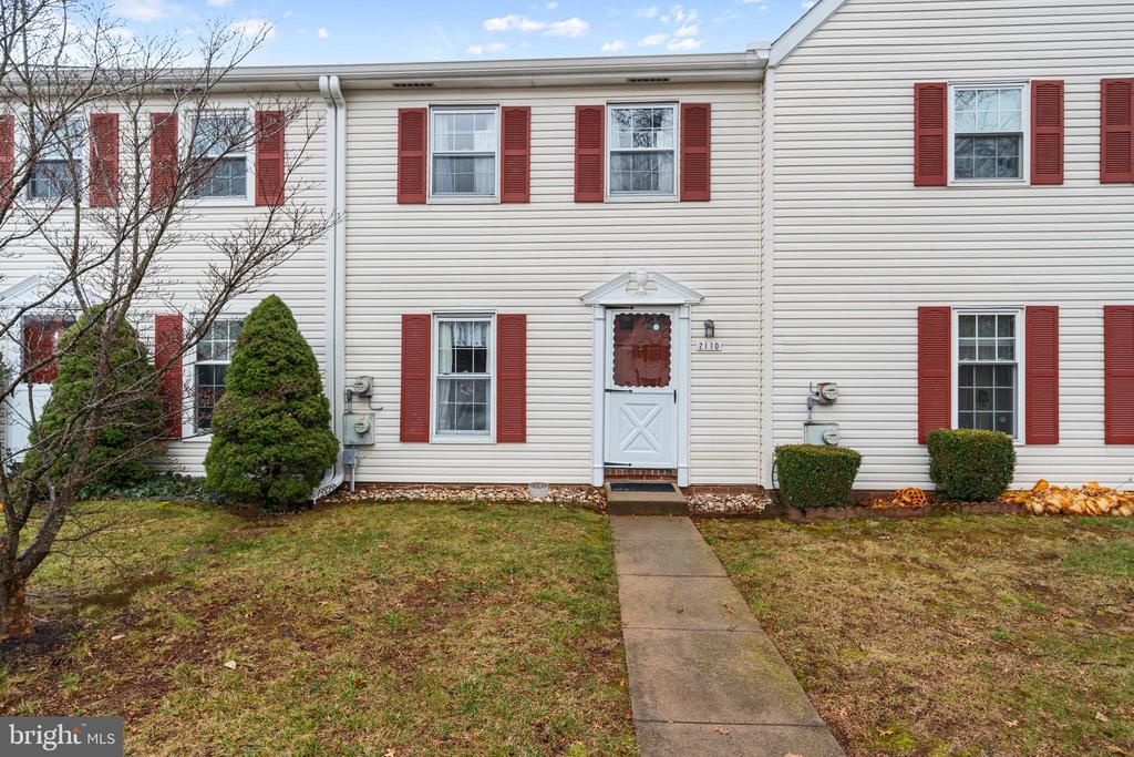 2110 MARSHALL COURT
