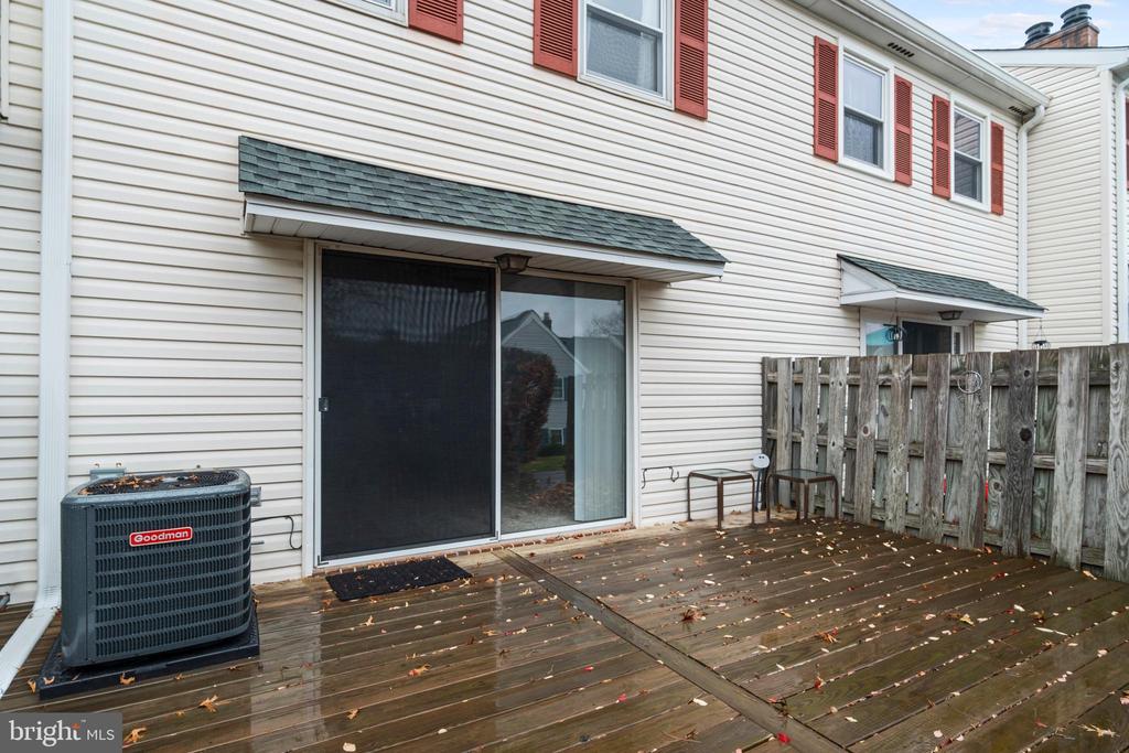 2110 MARSHALL COURT