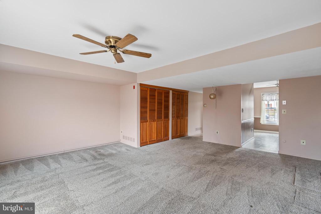 2110 MARSHALL COURT