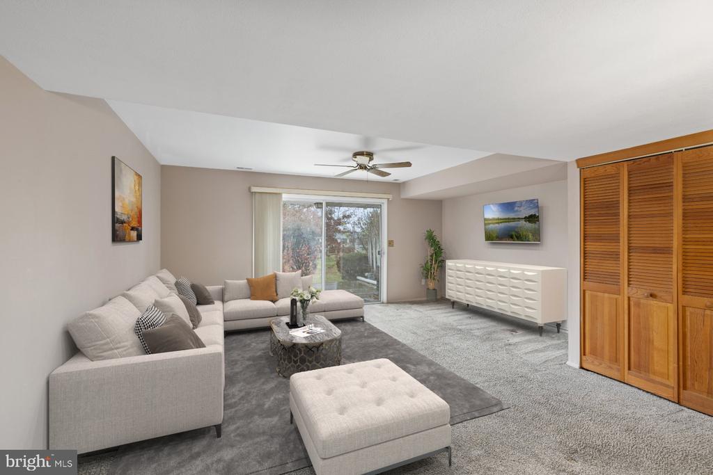 2110 MARSHALL COURT