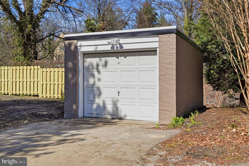 427 GROVE PLACE