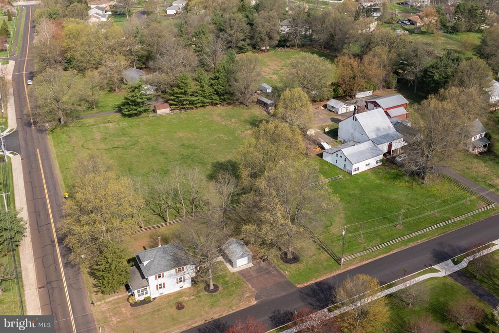 1261 SNYDER ROAD