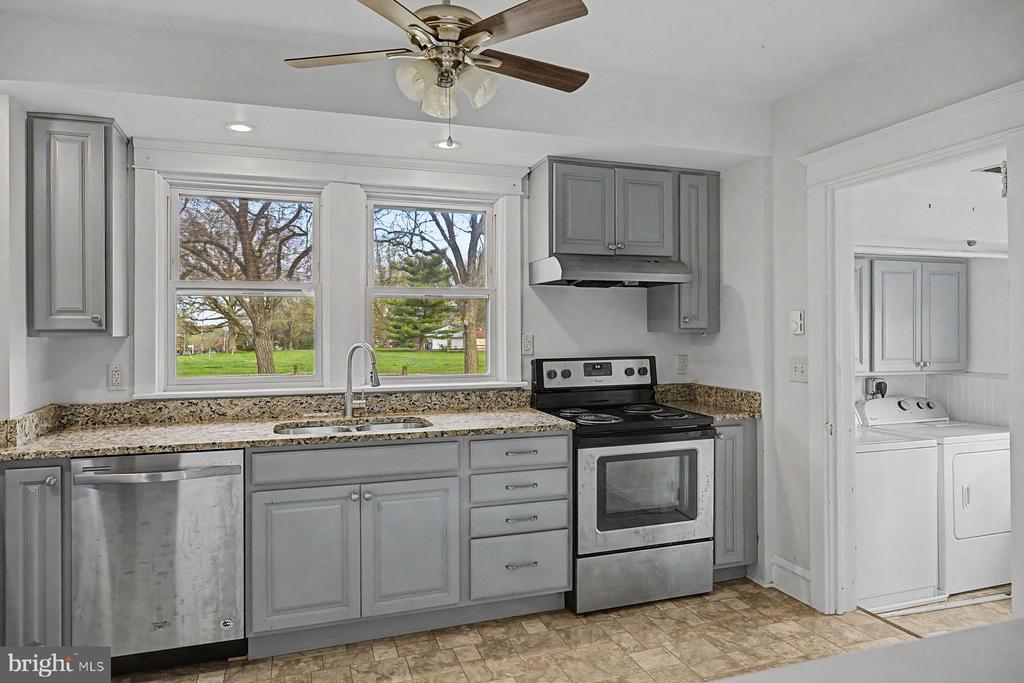 1261 SNYDER ROAD
