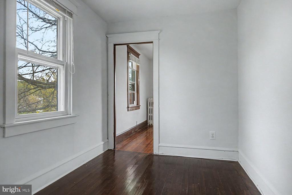 1261 SNYDER ROAD