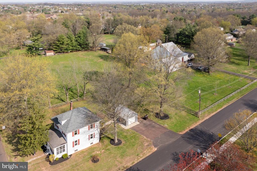 1261 SNYDER ROAD