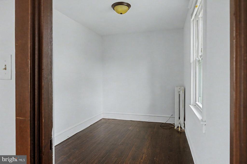 1261 SNYDER ROAD