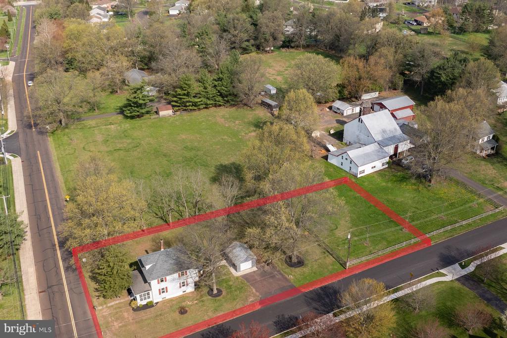 1261 SNYDER ROAD