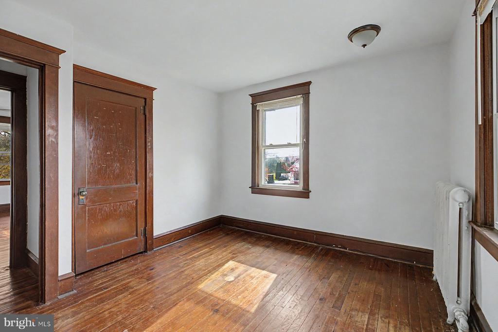 1261 SNYDER ROAD