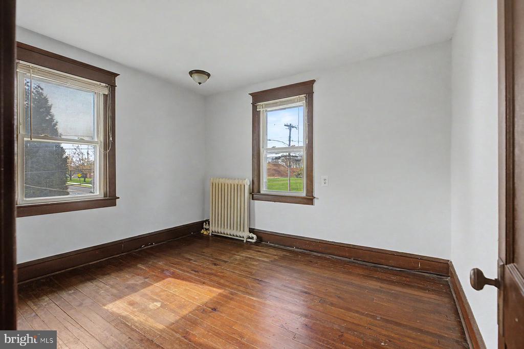 1261 SNYDER ROAD