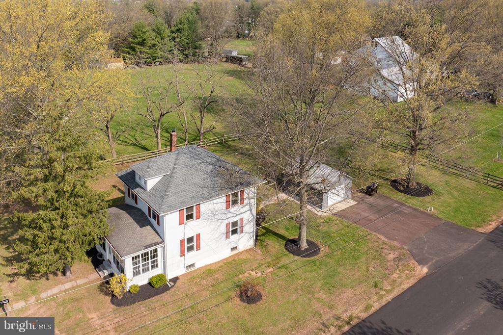 1261 SNYDER ROAD
