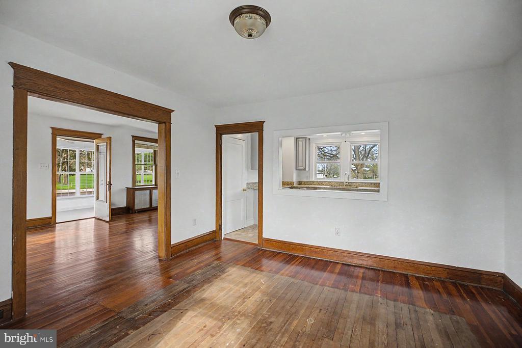 1261 SNYDER ROAD