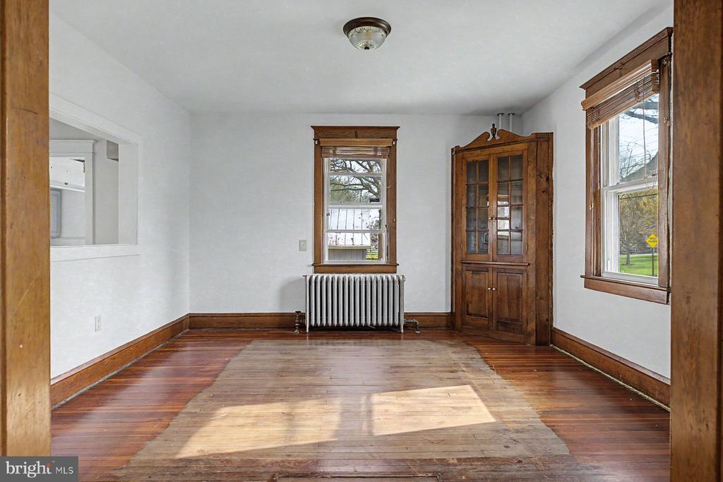 1261 SNYDER ROAD