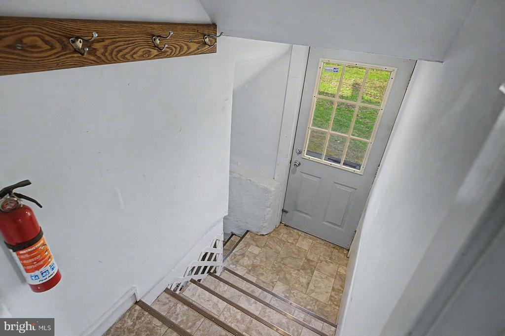 1261 SNYDER ROAD