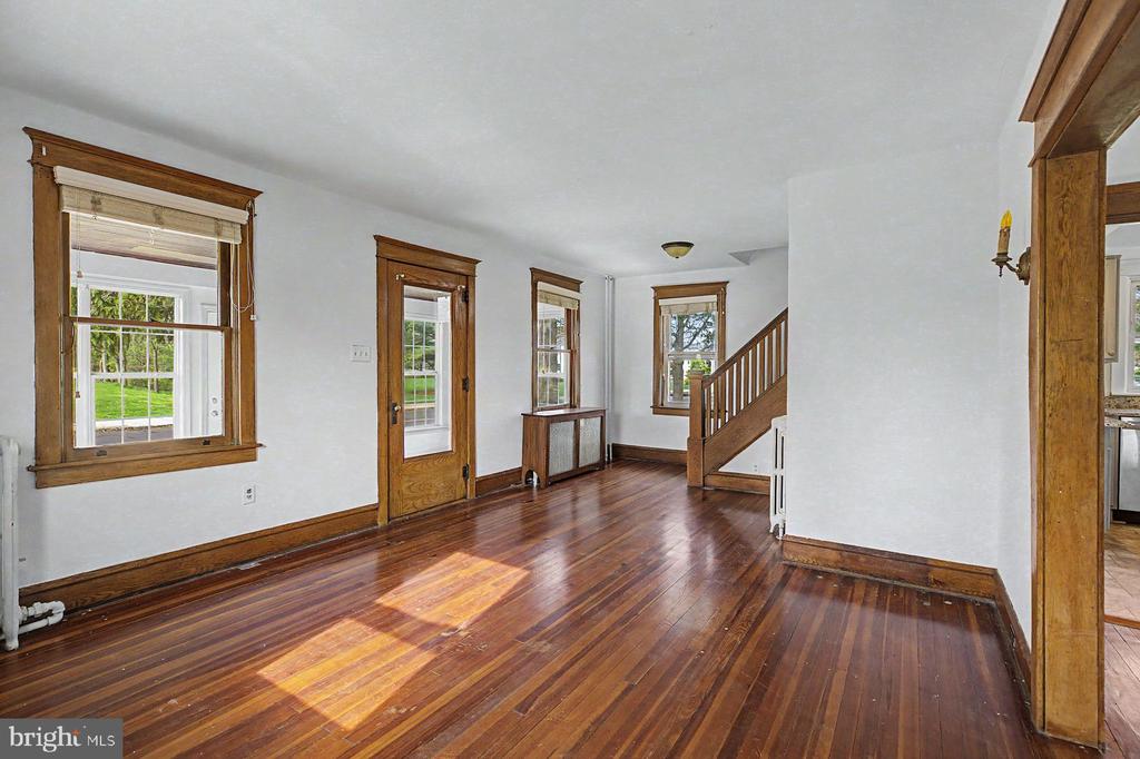 1261 SNYDER ROAD