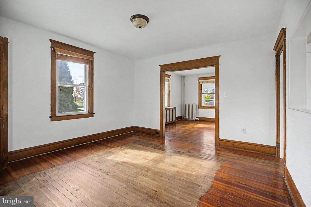 1261 SNYDER ROAD