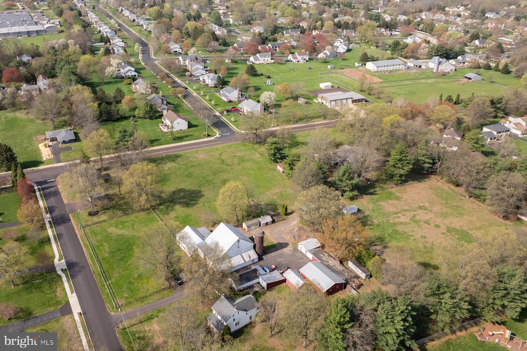 1261 SNYDER ROAD