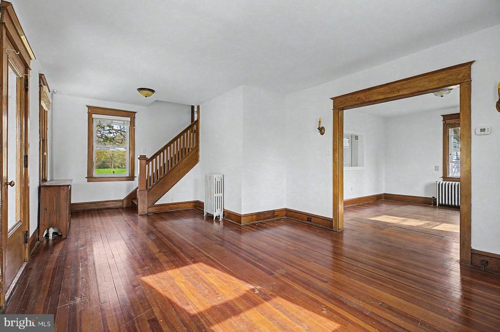 1261 SNYDER ROAD