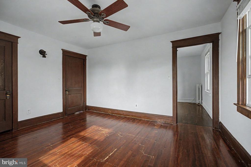 1261 SNYDER ROAD