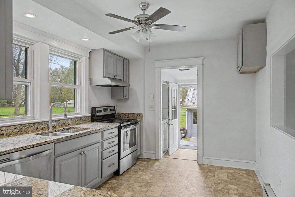 1261 SNYDER ROAD