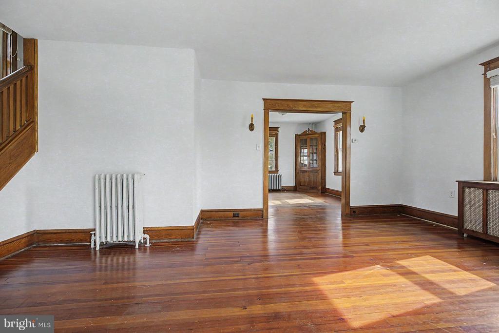 1261 SNYDER ROAD