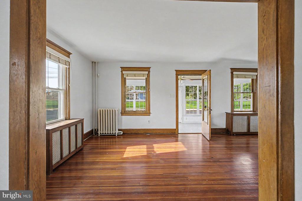1261 SNYDER ROAD