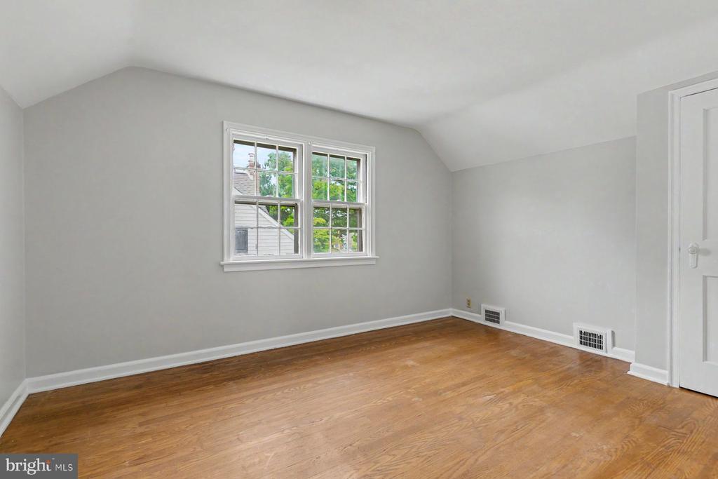 602 MEADOW LANE
