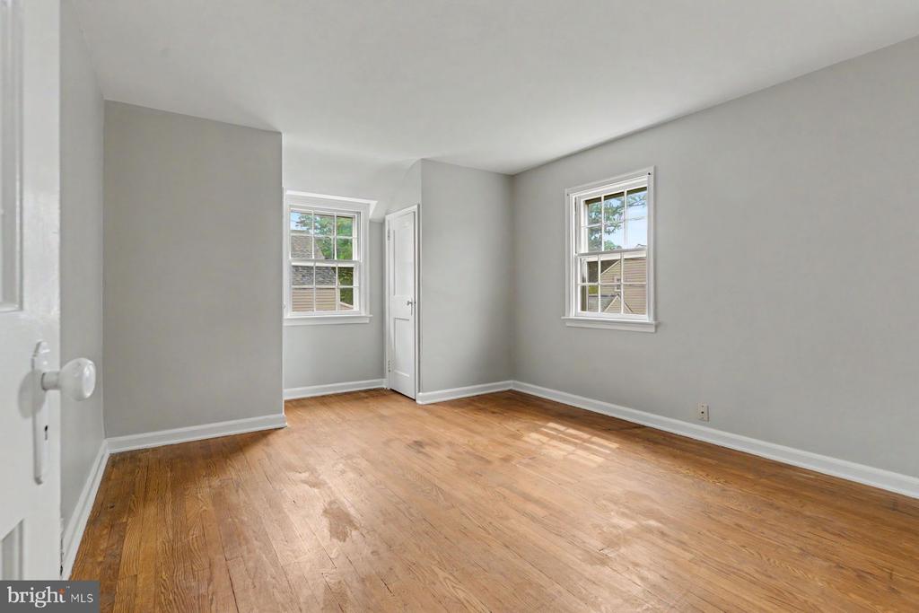 602 MEADOW LANE