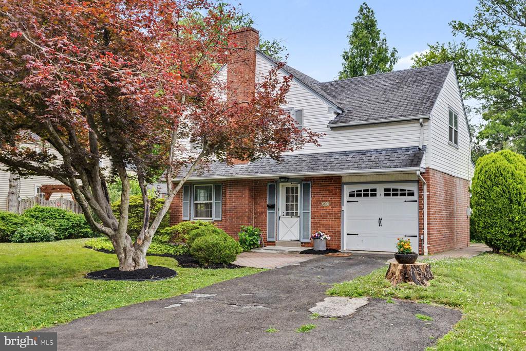602 MEADOW LANE