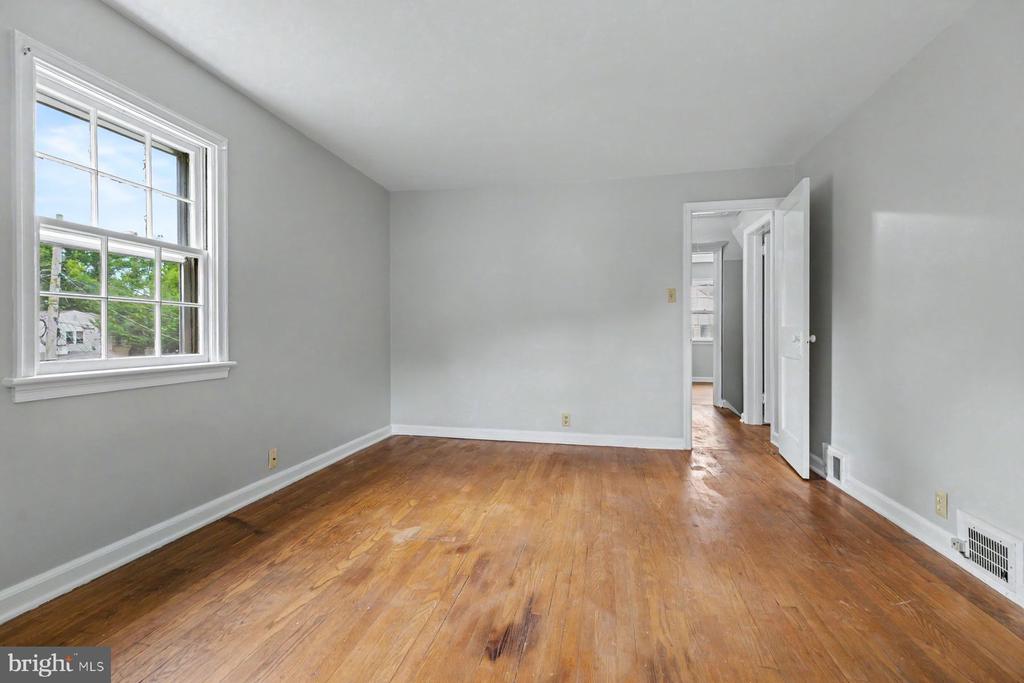 602 MEADOW LANE