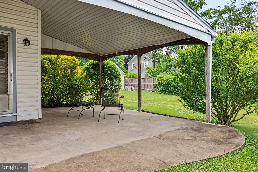 602 MEADOW LANE
