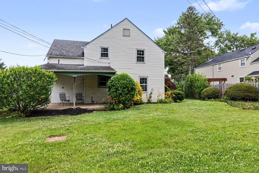 602 MEADOW LANE
