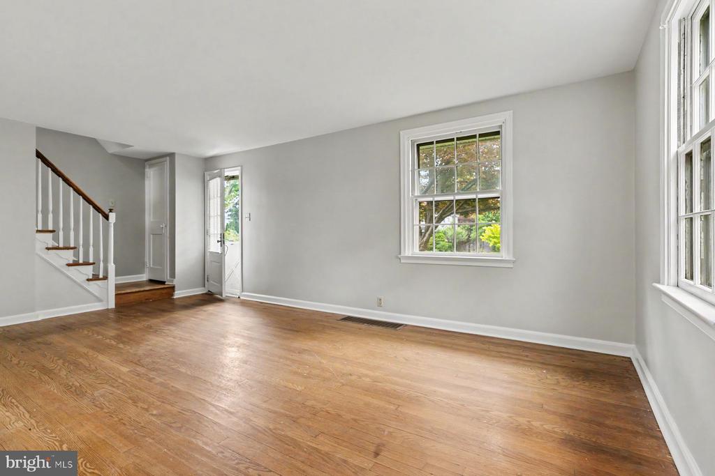 602 MEADOW LANE