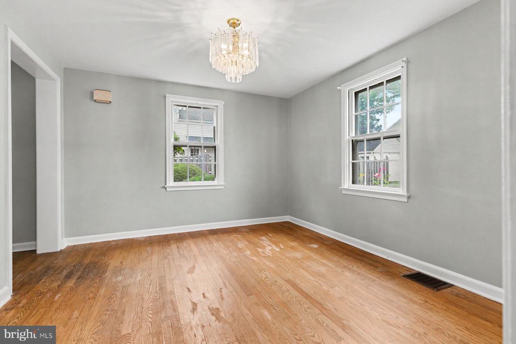 602 MEADOW LANE
