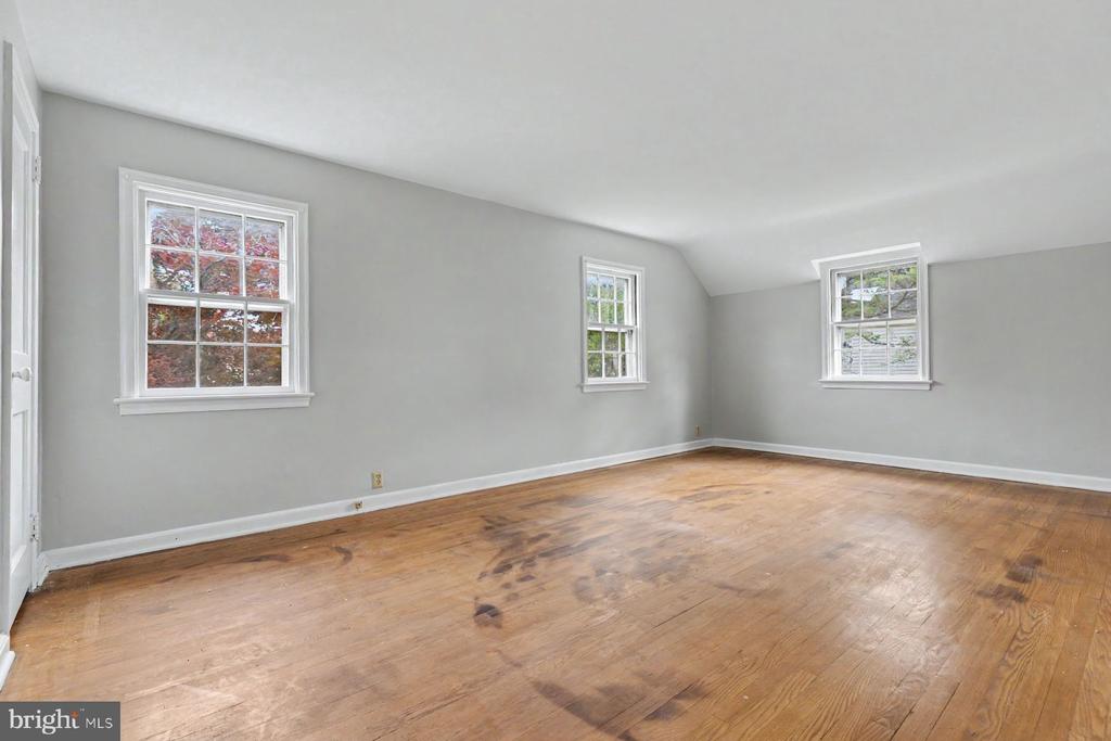 602 MEADOW LANE