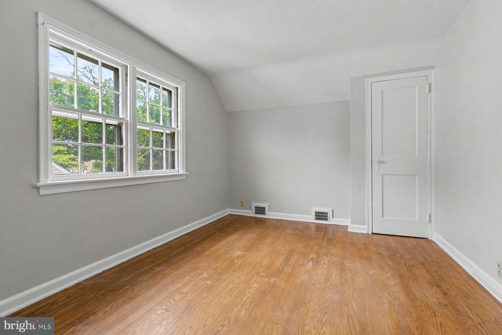 602 MEADOW LANE