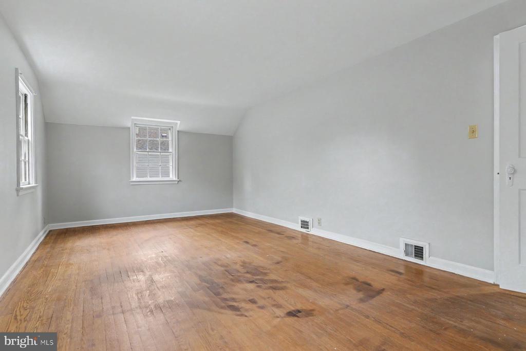 602 MEADOW LANE